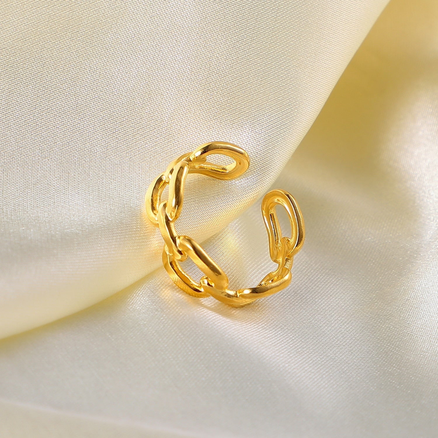 18k Gold Plated Twisted Link Chain Ring - SunsetFashionLA
